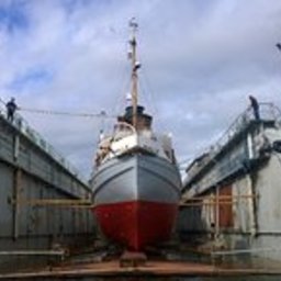 Floating dock