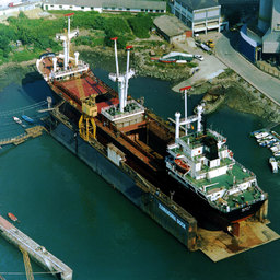 Floating dock
